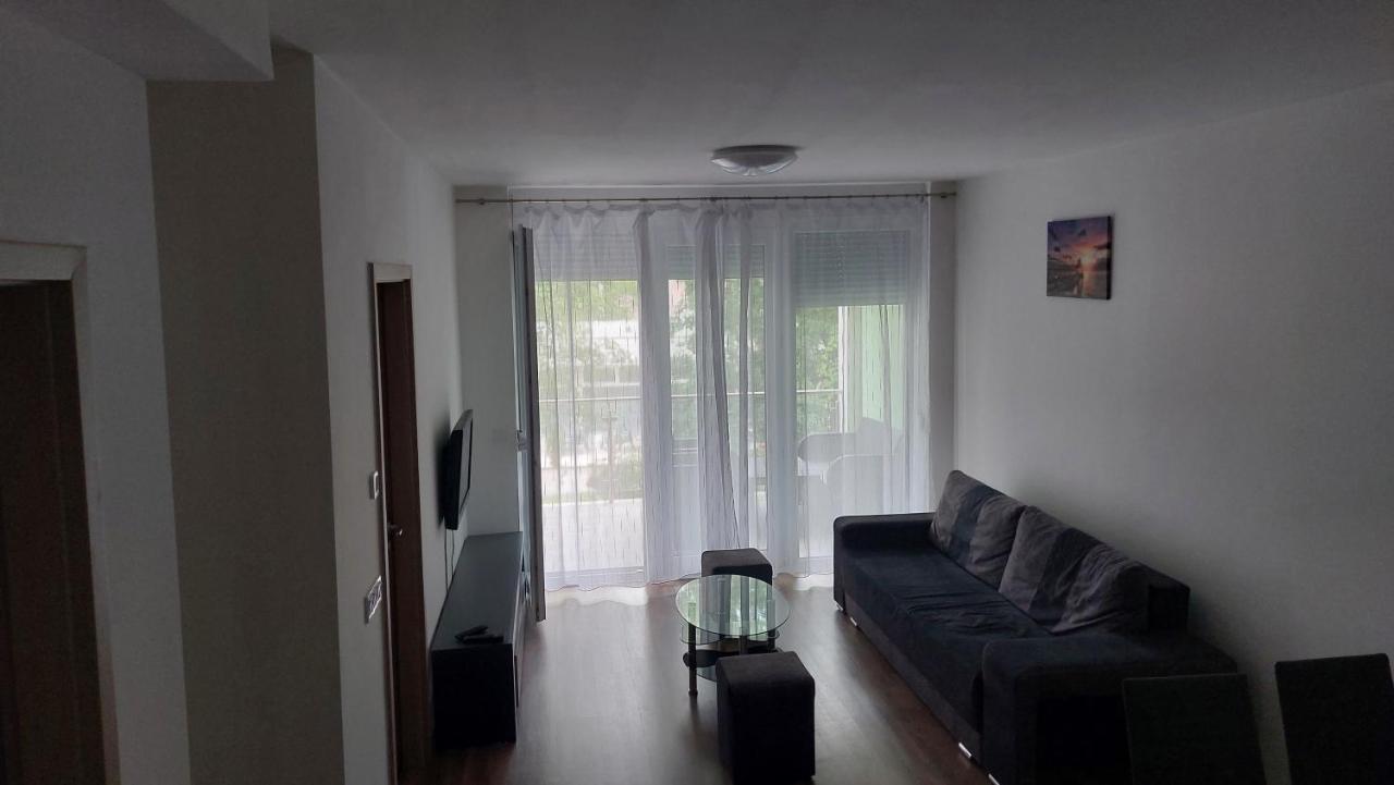 Lido Riviera Apartman بالاتوليلّي المظهر الخارجي الصورة
