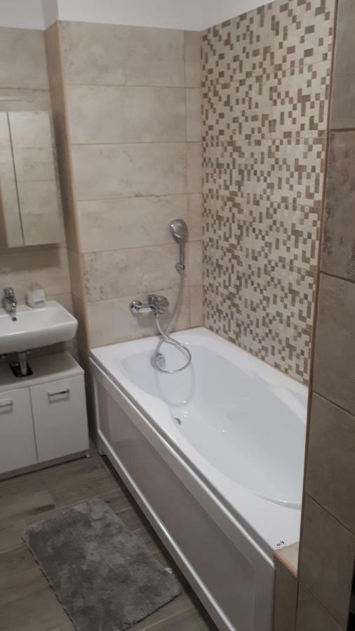 Lido Riviera Apartman بالاتوليلّي المظهر الخارجي الصورة
