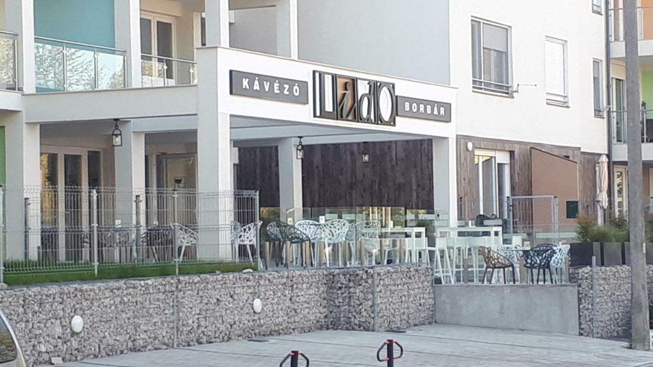 Lido Riviera Apartman بالاتوليلّي المظهر الخارجي الصورة