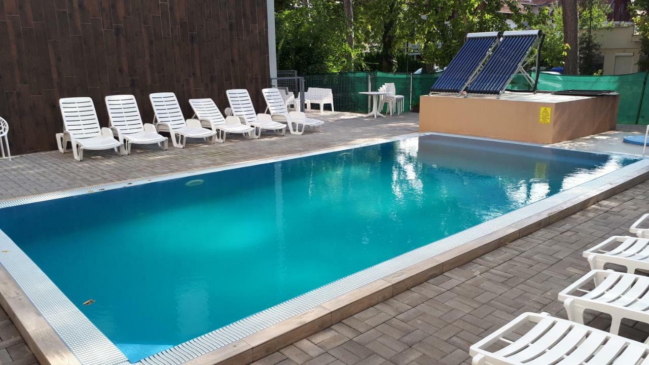Lido Riviera Apartman بالاتوليلّي المظهر الخارجي الصورة